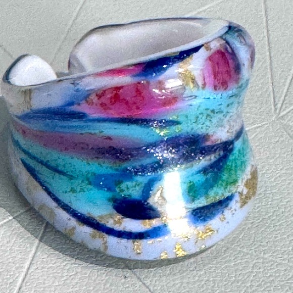 ✨ Beautiful One of a Kind Murano Glass Swirl Ring - Picture 3 of 13